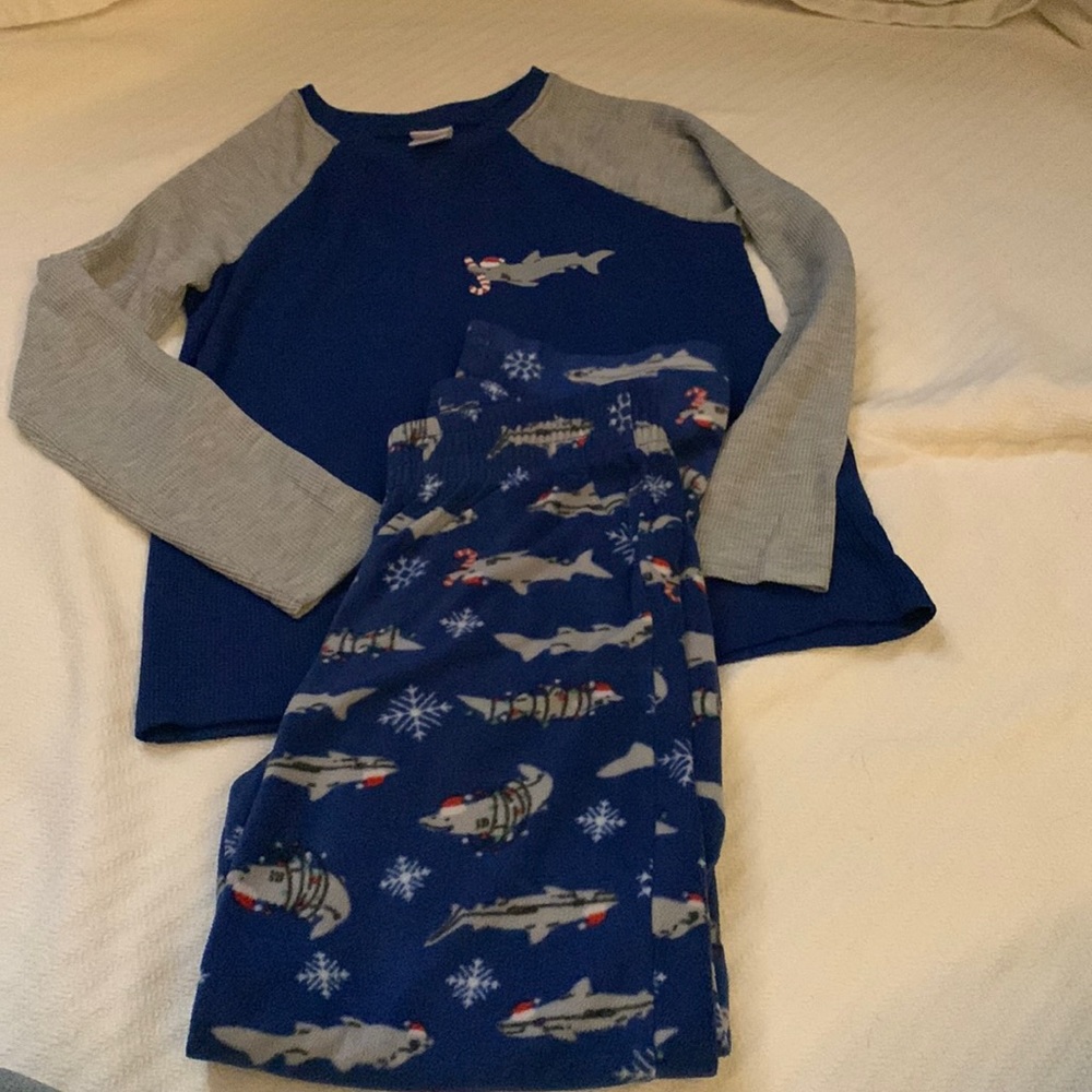 Cat & Jack Shark 🦈 Christmas PJs Size 8/10